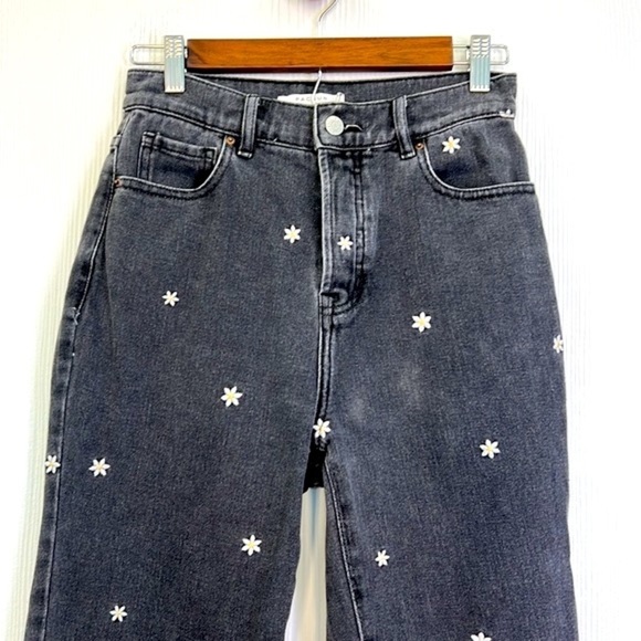 Pacsun - Black Stonewashed Embroidered Daisy High Rise Straight Jeans Size 25 - Picture 3 of 12
